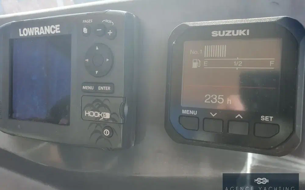 slider 9 Beneteau Flyer 5.5 SUNdeck