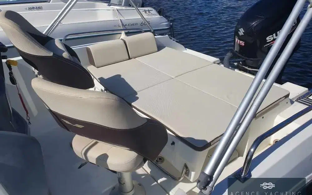 slider 8 Beneteau Flyer 5.5 SUNdeck