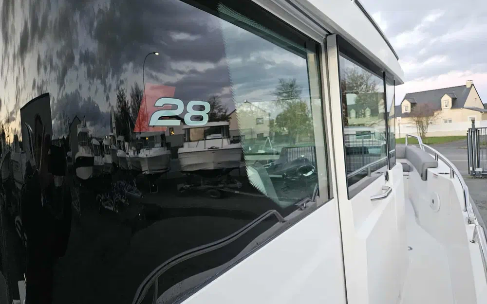 slider 11 Axopar  28 Cabin