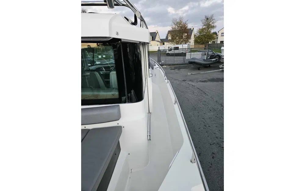 slider 12 Axopar  28 Cabin