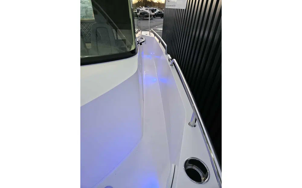 slider 13 Axopar  28 Cabin