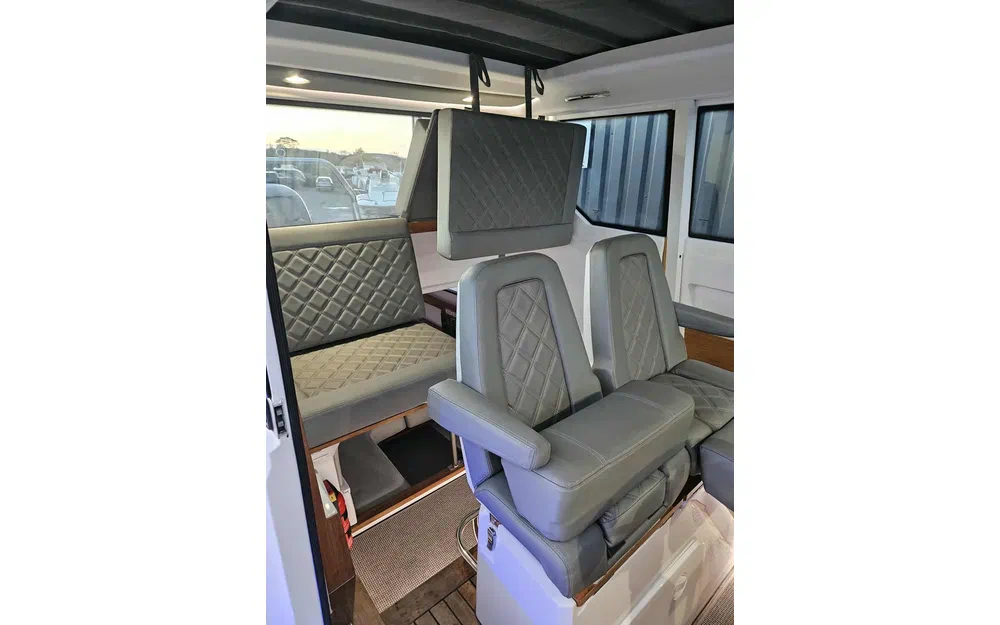 slider 16 Axopar  28 Cabin