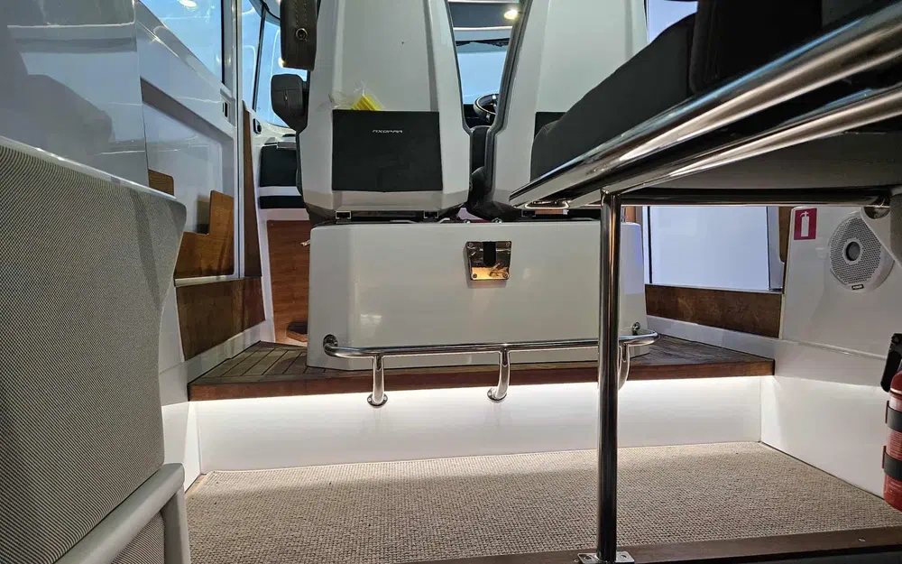 slider 22 Axopar  28 Cabin