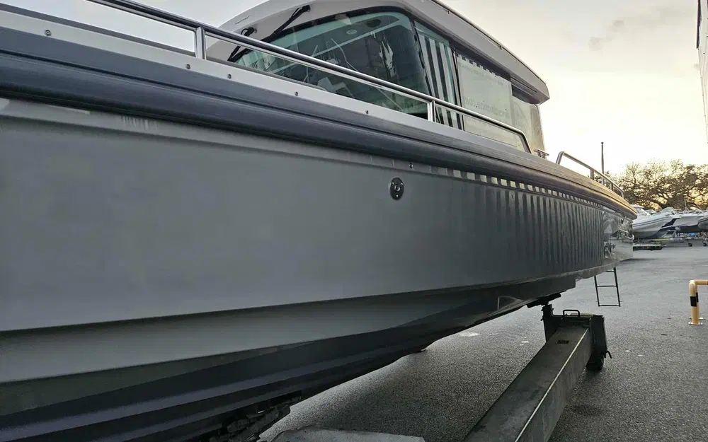 slider 27 Axopar  28 Cabin