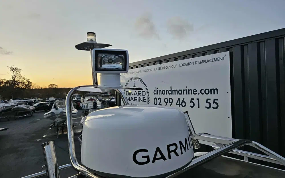 slider 30 Axopar  28 Cabin