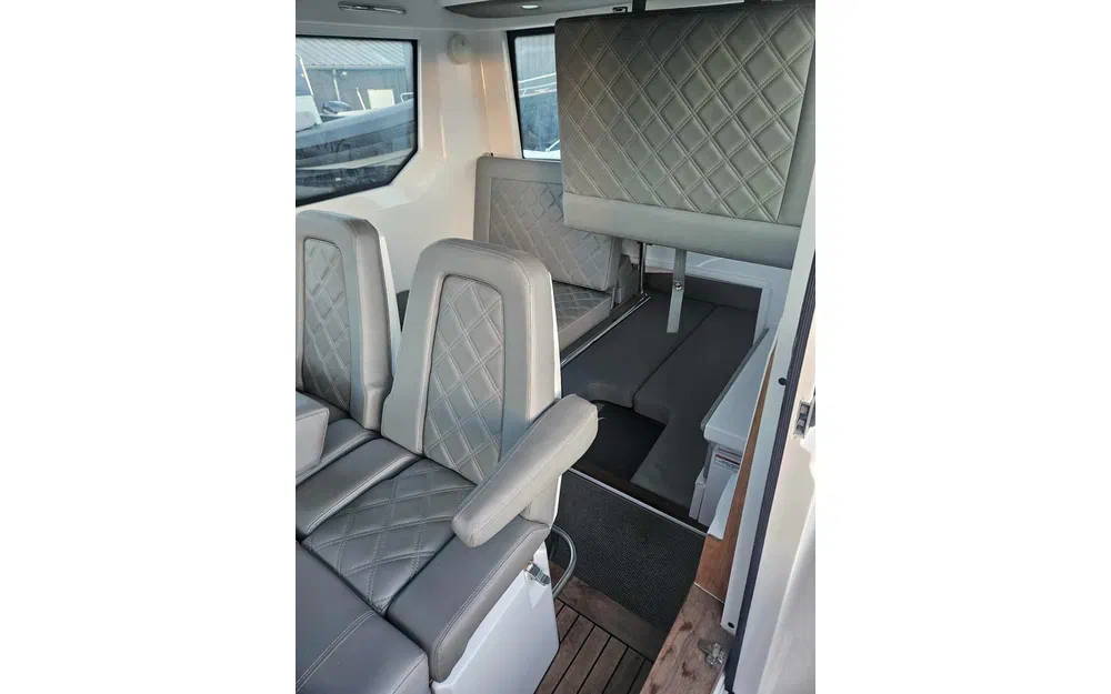 slider 31 Axopar  28 Cabin