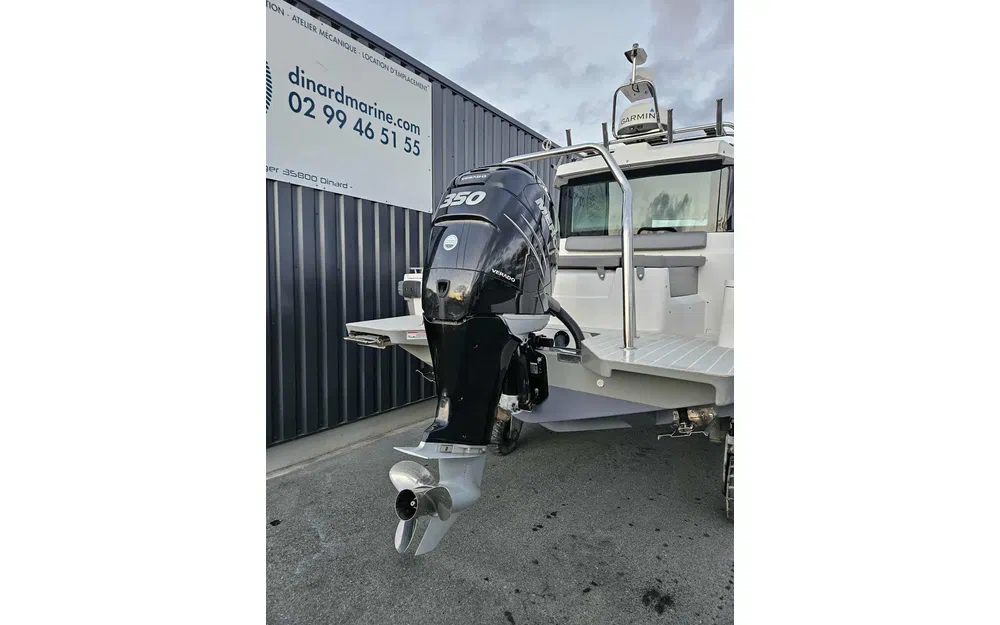 slider 7 Axopar  28 Cabin