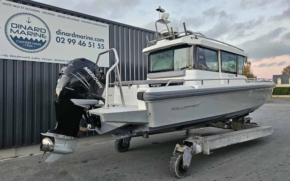 slider 8 Axopar  28 Cabin