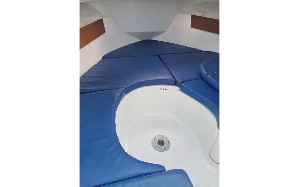 slider 12 Beneteau Antares 650