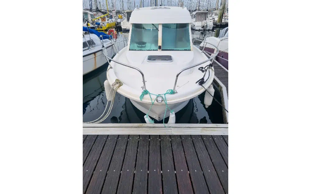 slider 3 Beneteau Antares 650