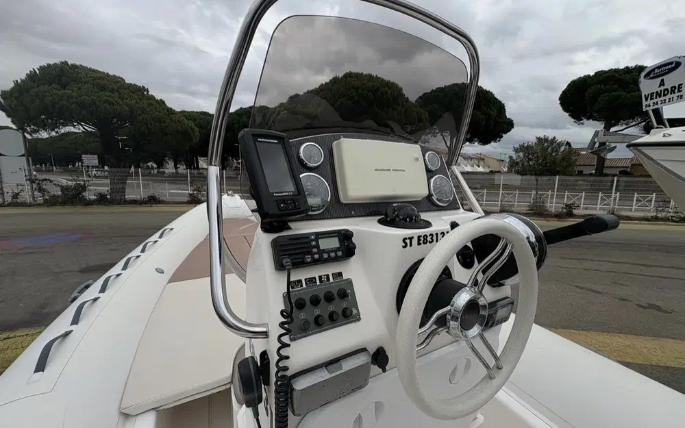 slider 10 Valiant 630 Classic Hypalon