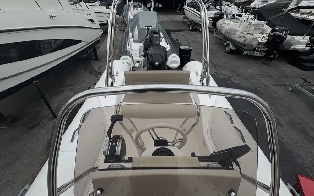 slider 11 Valiant 630 Classic Hypalon