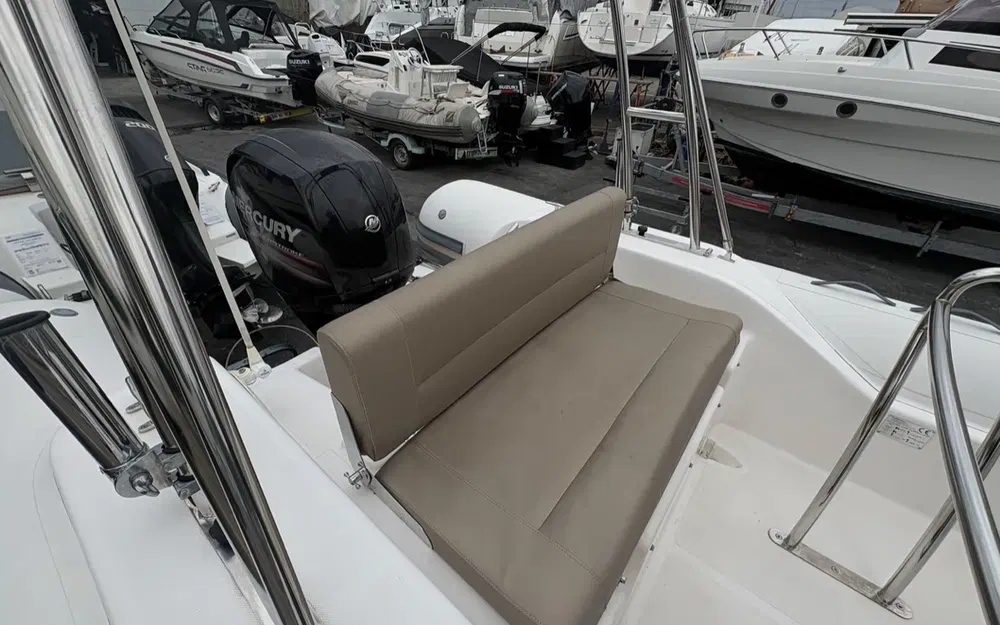 slider 12 Valiant 630 Classic Hypalon