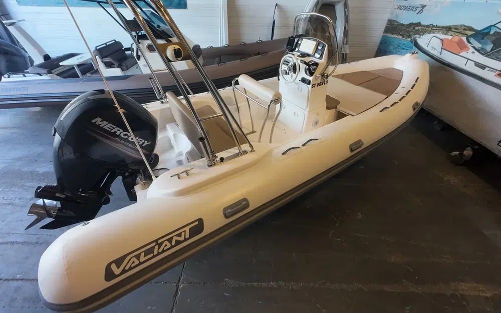 slider 0 Valiant 630 Classic Hypalon