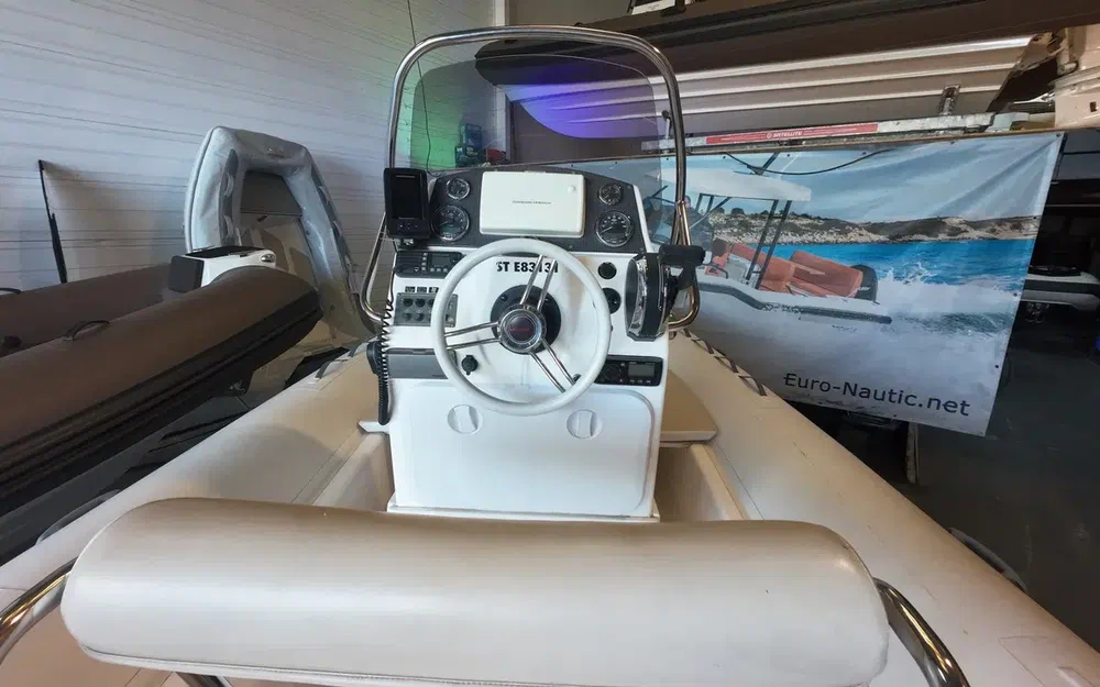 slider 14 Valiant 630 Classic Hypalon