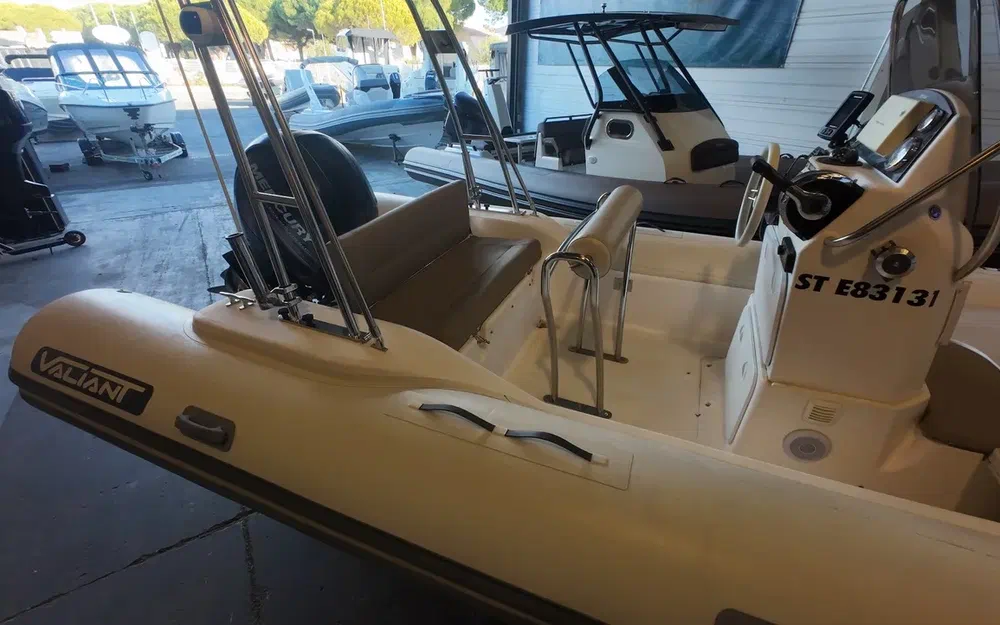 slider 15 Valiant 630 Classic Hypalon