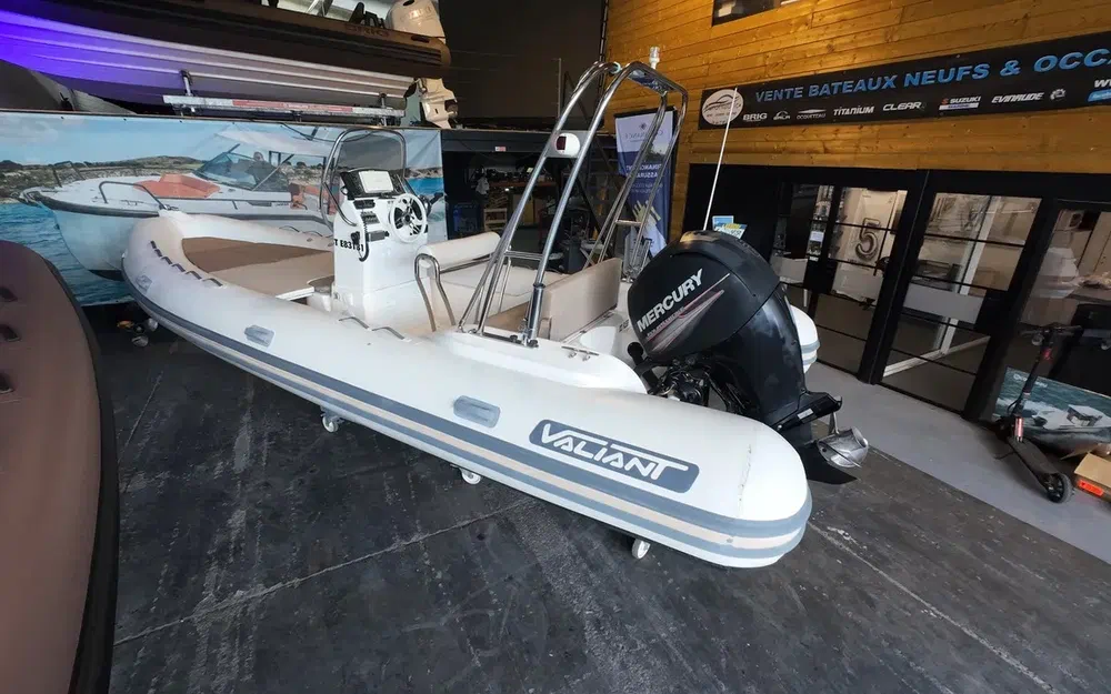 slider 1 Valiant 630 Classic Hypalon