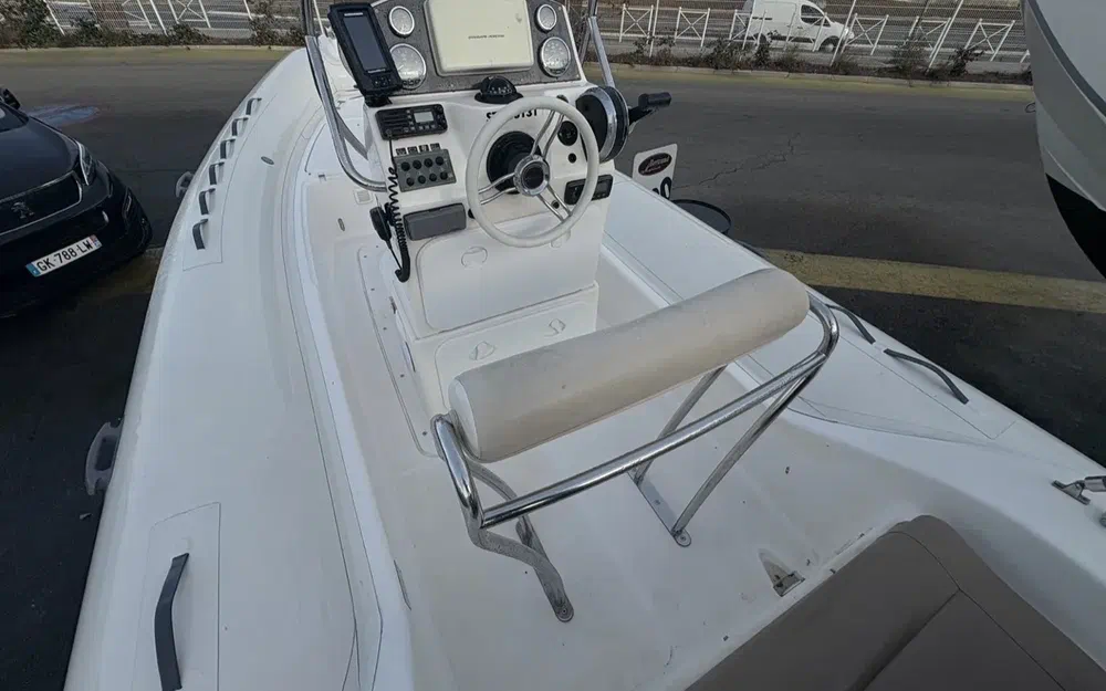 slider 6 Valiant 630 Classic Hypalon