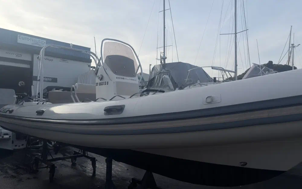 slider 7 Valiant 630 Classic Hypalon