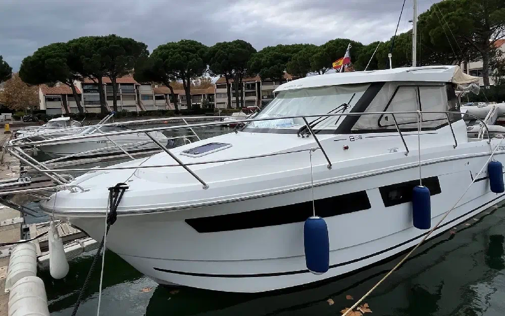 slider 0 Jeanneau Merry Fisher 855