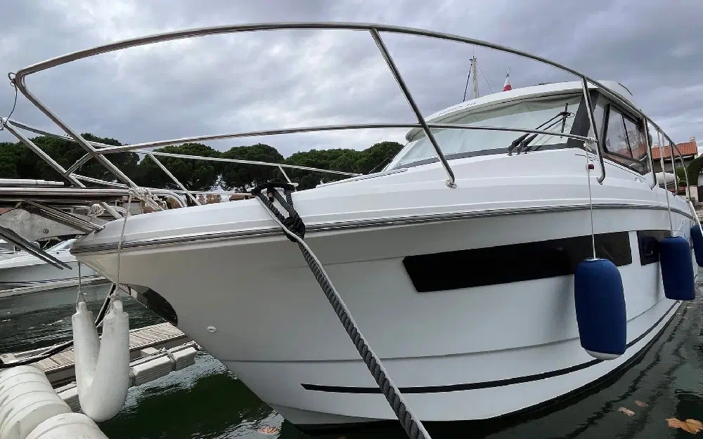 slider 1 Jeanneau Merry Fisher 855