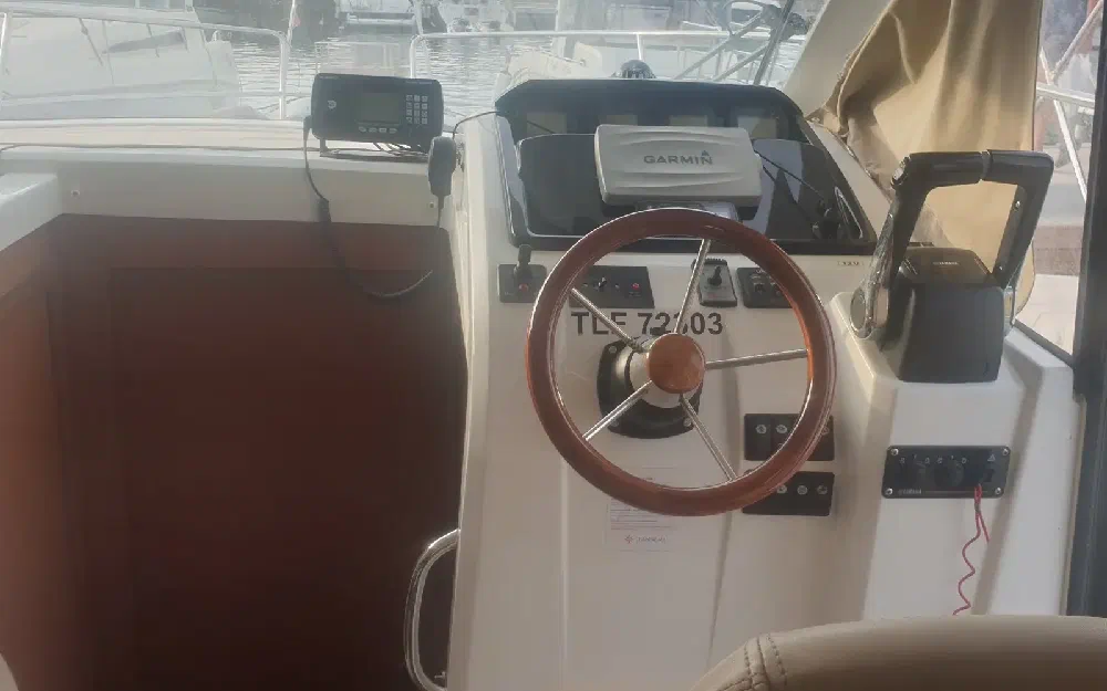 slider 2 Jeanneau Merry Fisher 855