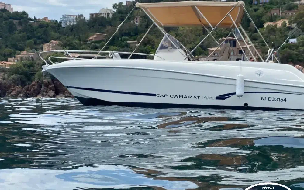 slider 0 Jeanneau Cap Camarat 635