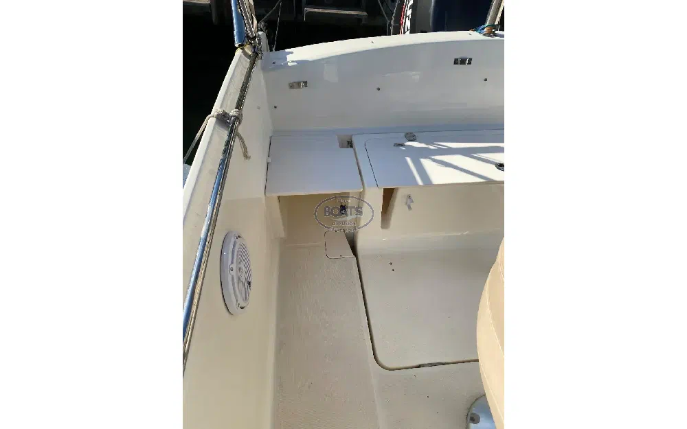 slider 10 Jeanneau Cap Camarat 635