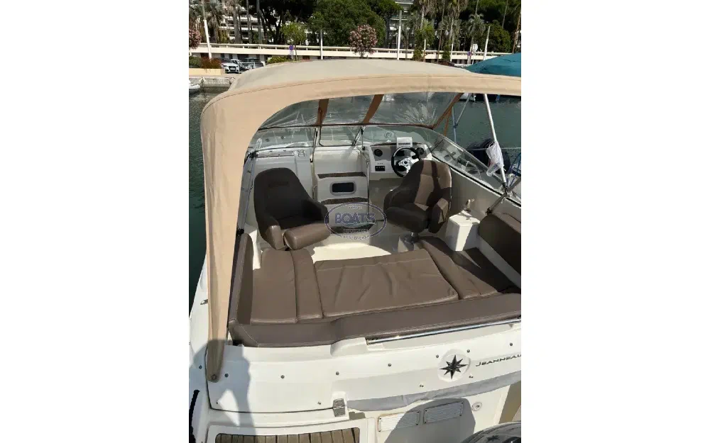 slider 1 Jeanneau Cap Camarat 635