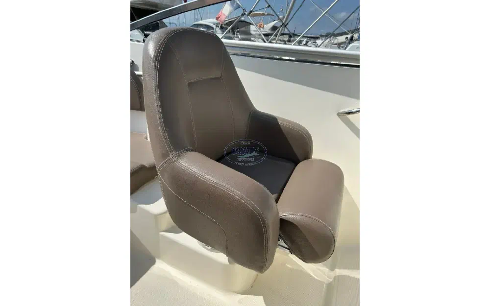 slider 6 Jeanneau Cap Camarat 635