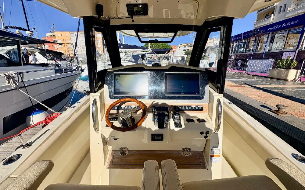 slider 11 Chris Craft Catalina 30