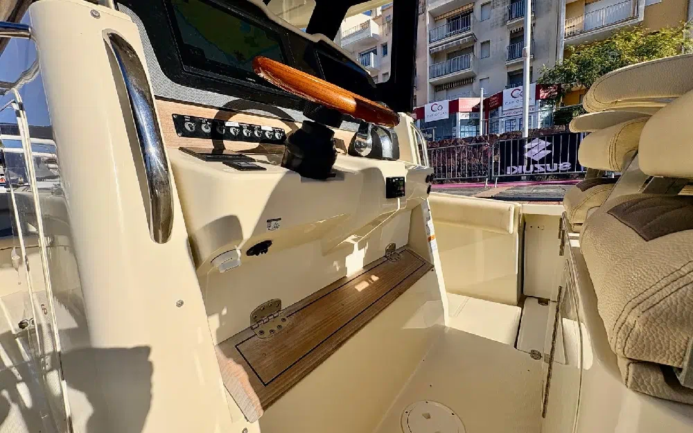 slider 10 Chris Craft Catalina 30