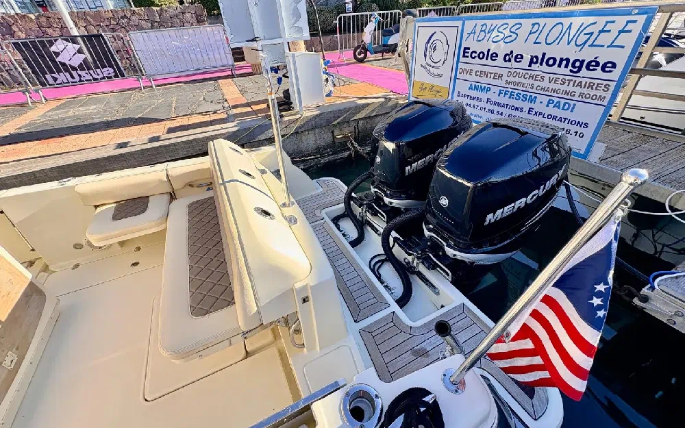 slider 23 Chris Craft Catalina 30