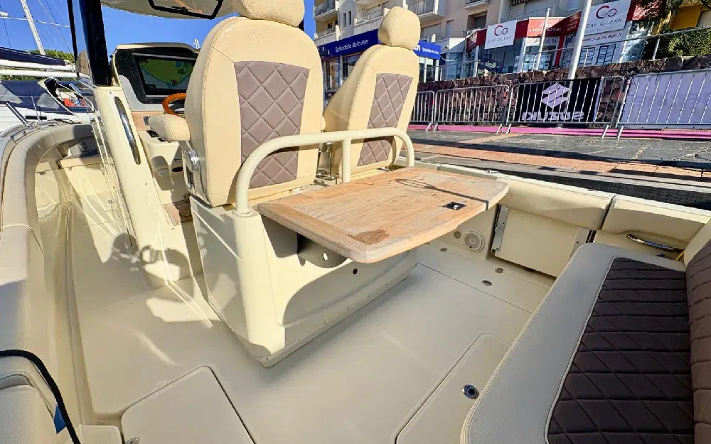 slider 8 Chris Craft Catalina 30