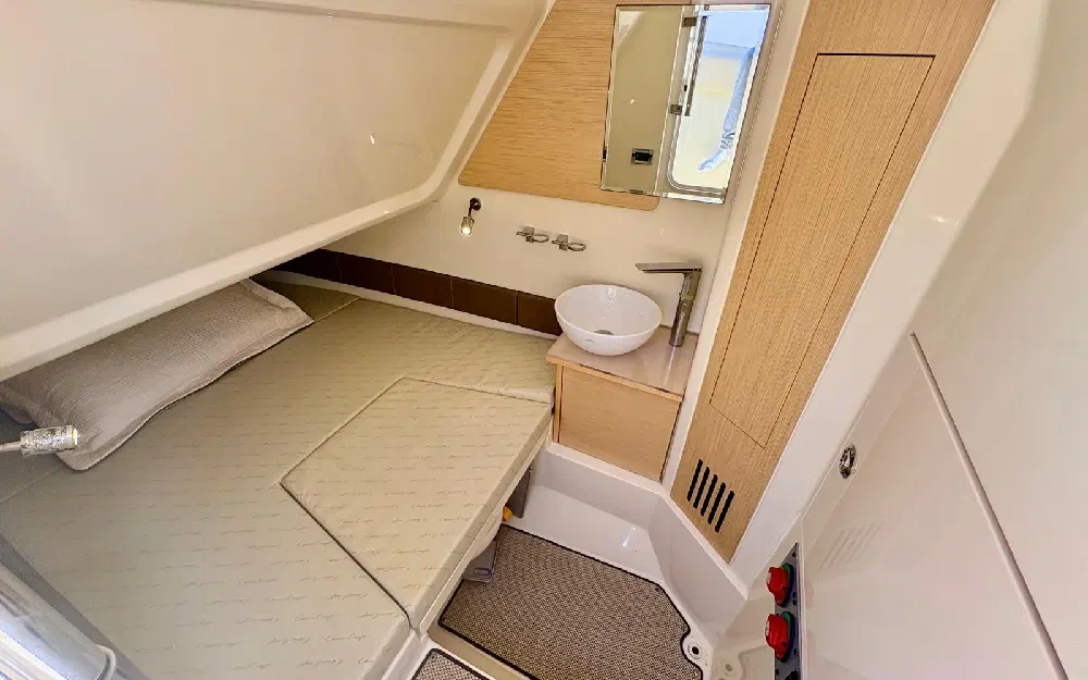 slider 18 Chris Craft Catalina 30