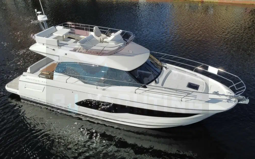 slider 0 Prestige Yachts 420 Fly