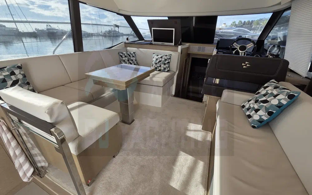 slider 10 Prestige Yachts 420 Fly