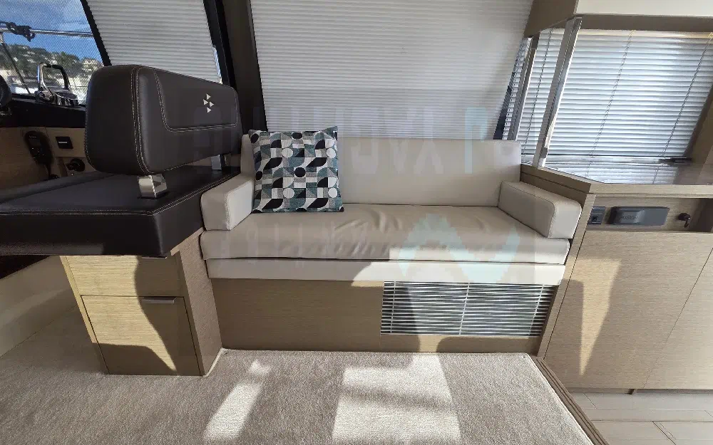 slider 13 Jeanneau Prestige 420 Fly