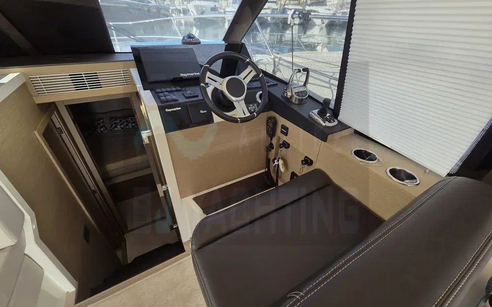 slider 15 Prestige Yachts 420 Fly