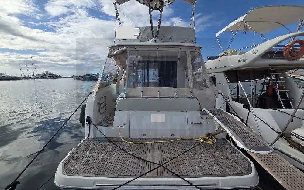 slider 1 Jeanneau Prestige 420 Fly