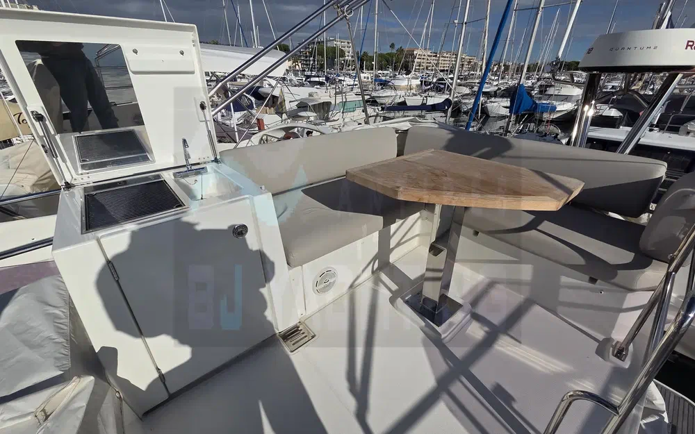 slider 6 Prestige Yachts 420 Fly
