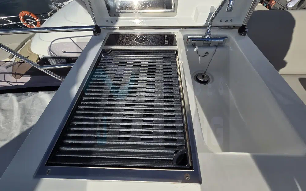 slider 7 Jeanneau Prestige 420 Fly