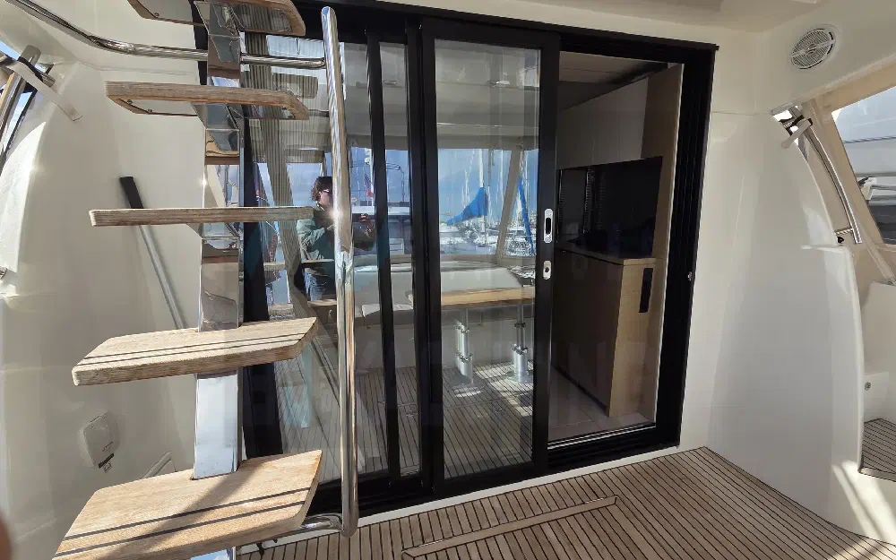 slider 8 Jeanneau Prestige 420 Fly