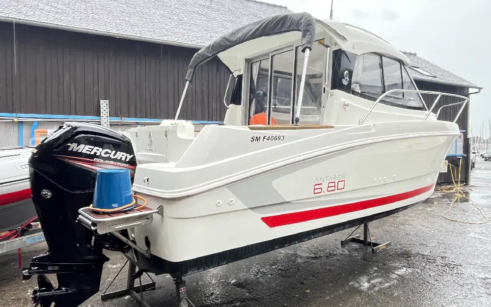 slider 0 Beneteau Antares 6.80