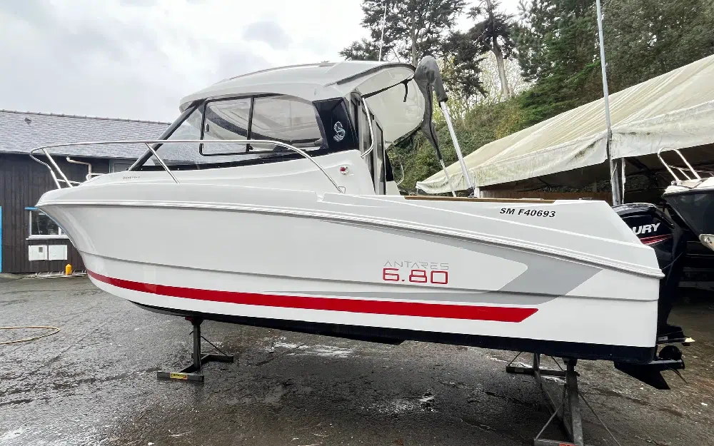 slider 5 Beneteau Antares 6.80