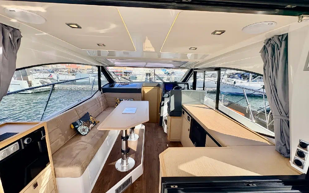 slider 19 Parker Monaco 110 Fly