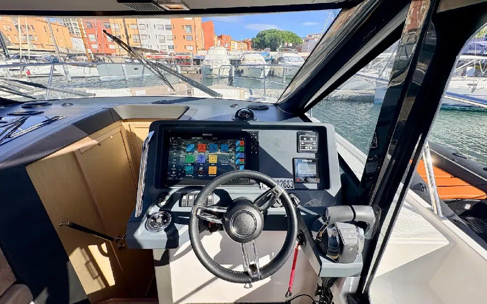 slider 26 Parker Monaco 110 Fly