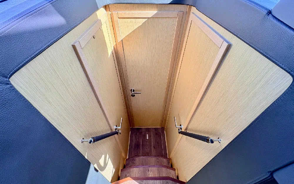 slider 28 Parker Monaco 110 Fly