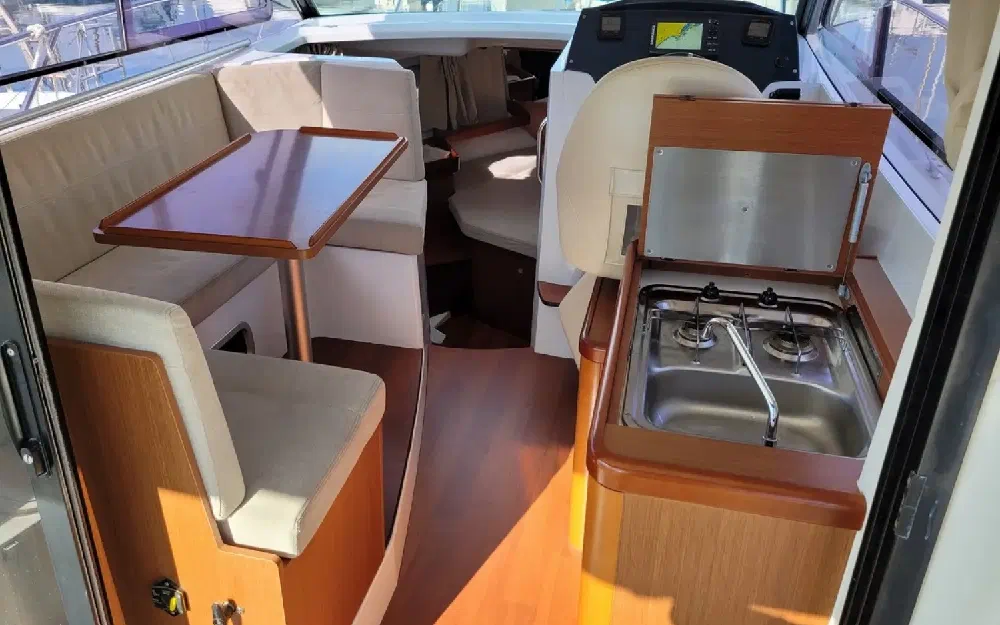 slider 3 Beneteau Antares 8.80