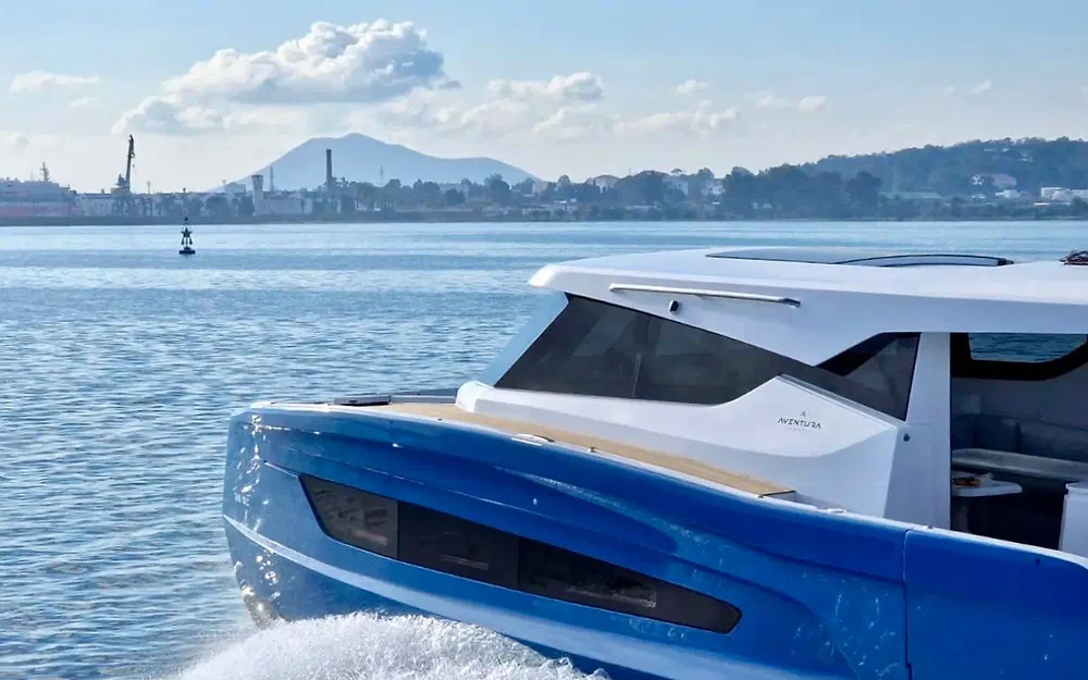 slider 17 Aventura Catamarans 38 Sc